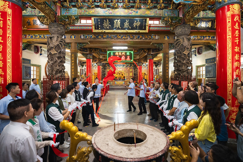 賴總統赴台南參香揭匾祈福 並盼立法院早日審查預算以利推動建設