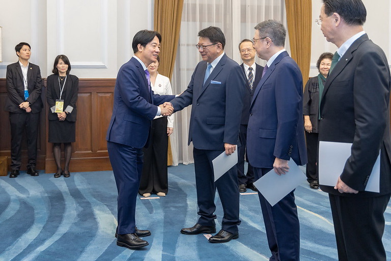 賴總統主持行政院長暨府、國安會秘書長與行政、考試部會首長宣誓