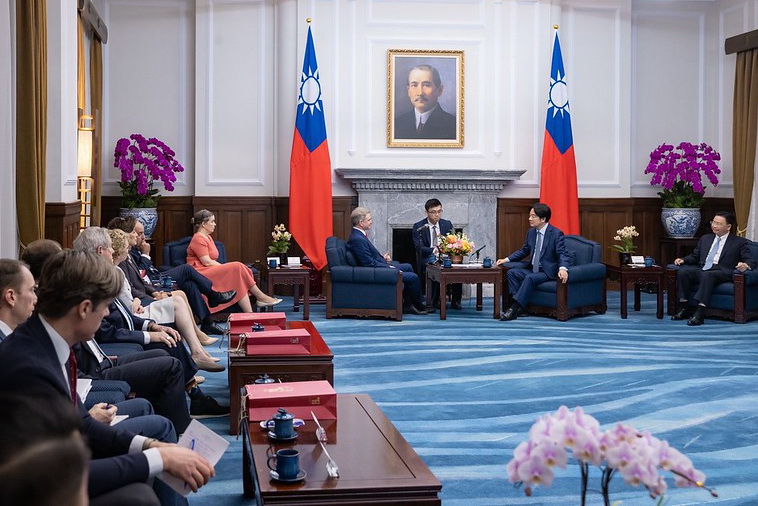 賴總統接見美國眾院跨黨派議員慶賀團 盼共維區域和平穩定與繁榮