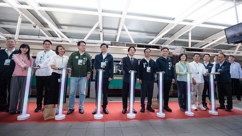 高捷RK1岡山車站試營運 賴總統盼高雄作火車頭 帶領台灣繼續進步