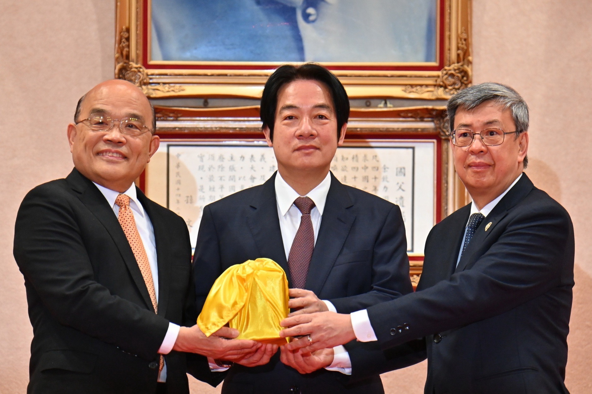 賴副總統主持行政院長交接 感謝蘇貞昌辛苦奉獻及陳建仁願意承擔