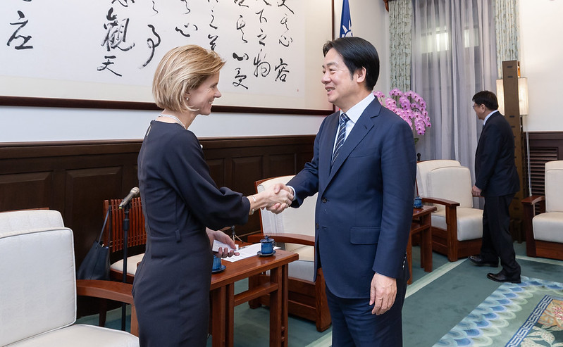 賴總統接見英國在台代表包瓊郁 期待擴大交流 共同提升民主經濟韌性