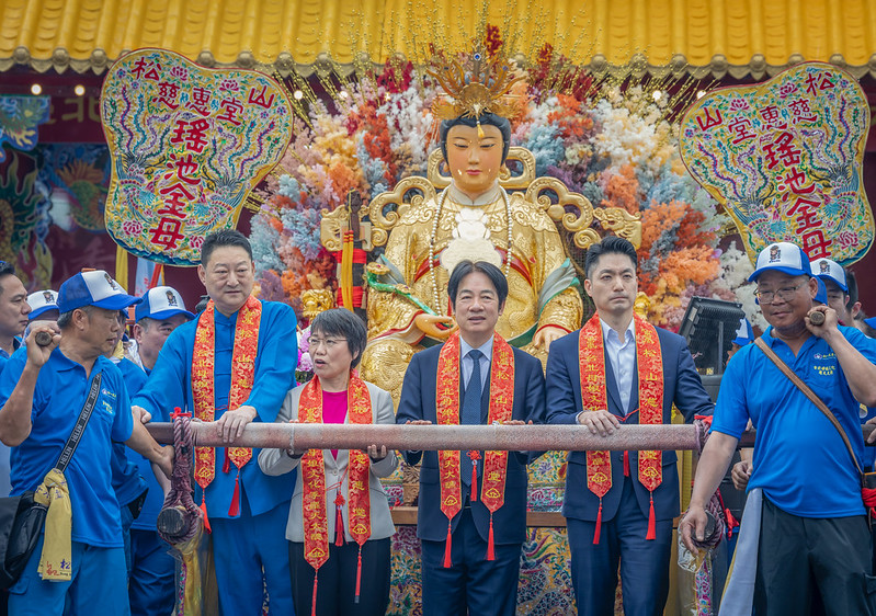 賴總統出席台北母娘文化季遶境嘉年華  祈求國家安全、人民安居樂業