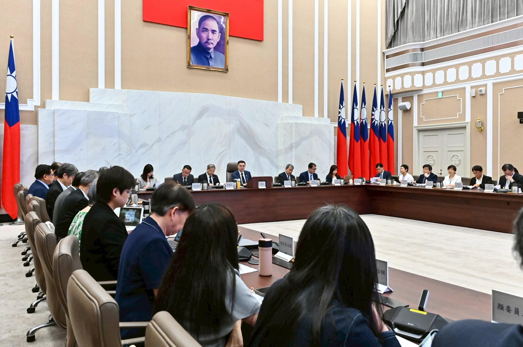 主持政院性平會議 卓揆：持續推動性別平等政策 完善相關軟硬體設備
