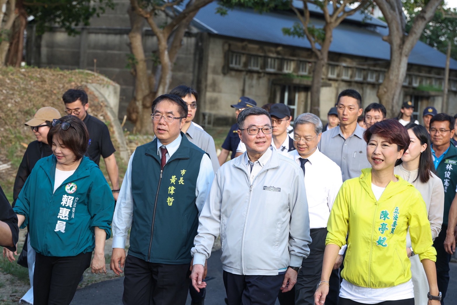 參訪台南岸內影視基地 卓揆：中央將挹注經費 打造優質影視從業環境