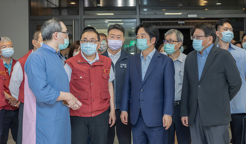 新北三峽校區外發生重大車禍  賴總統前往醫院探視傷者並向家屬致意
