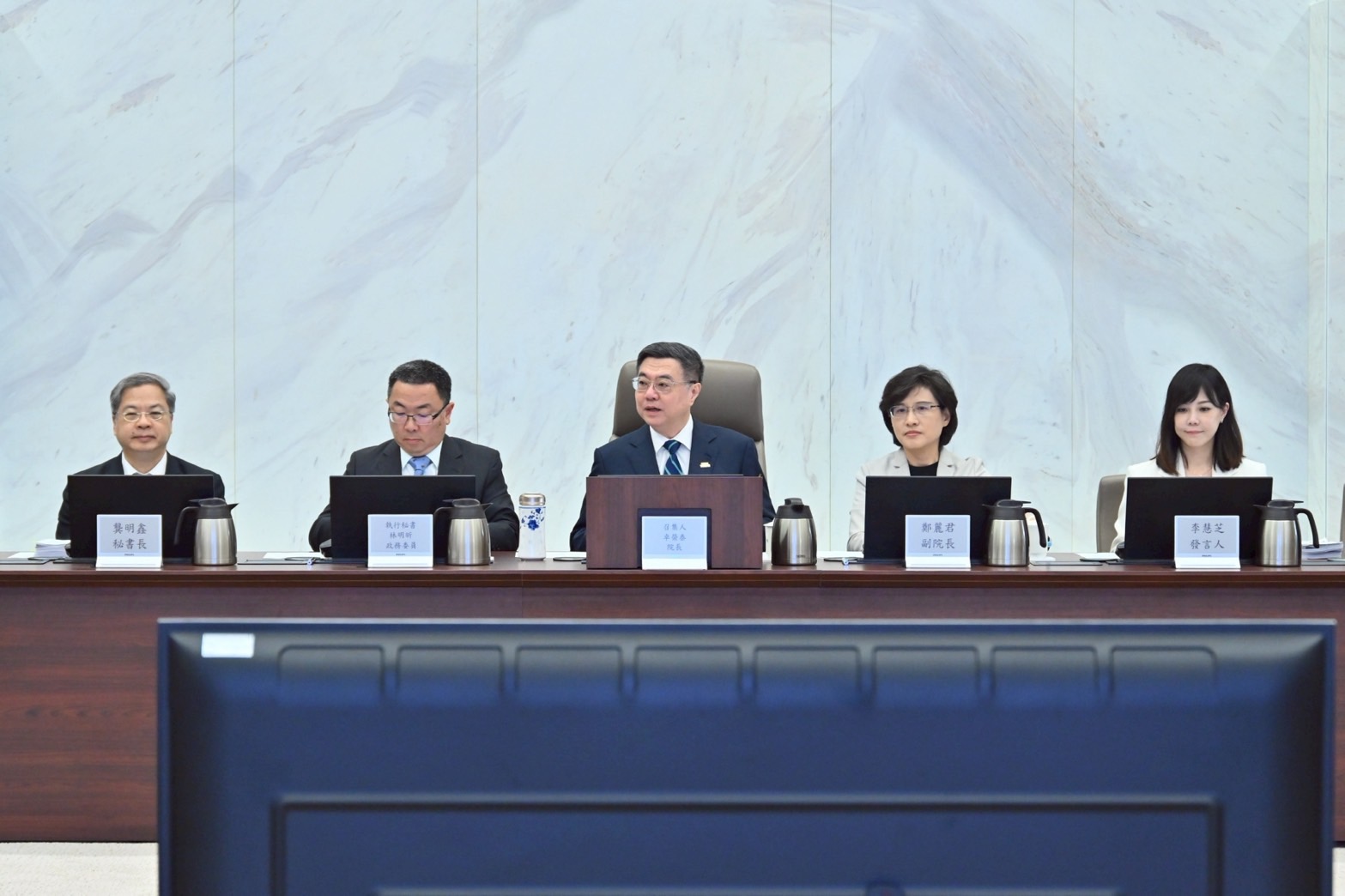 主持推動轉型正義會報 卓揆：政府、民間合作 推動各項轉型正義任務