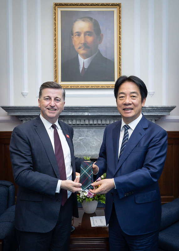 賴總統接見英國商業暨貿易部副大臣艾禮遜  盼共創造印太經貿新格局
