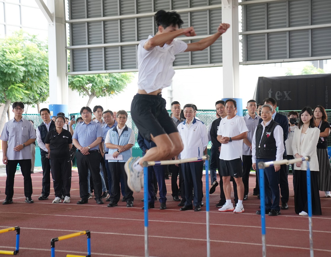 卓揆赴國訓中心訪視世大運代表隊 慰勉選手及教練 預祝選手勇奪佳績