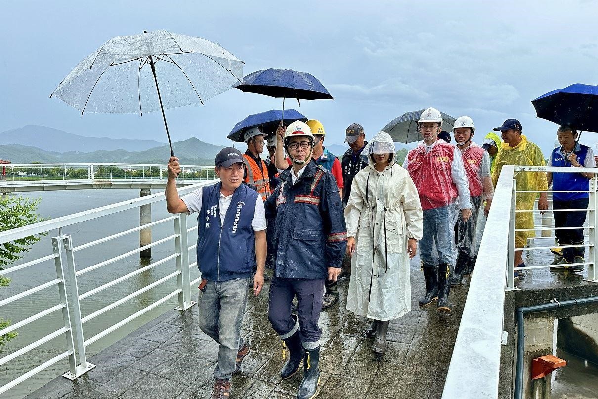 中颱丹娜絲逼近  陳其邁視察美濃湖蓄水調洪能力 期能發揮更佳調蓄效益