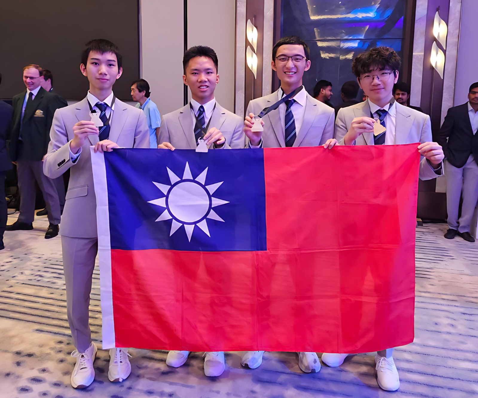 2025年國際化學奧林匹亞競賽 我4名學生參賽獲3金1銀 國際排名第4