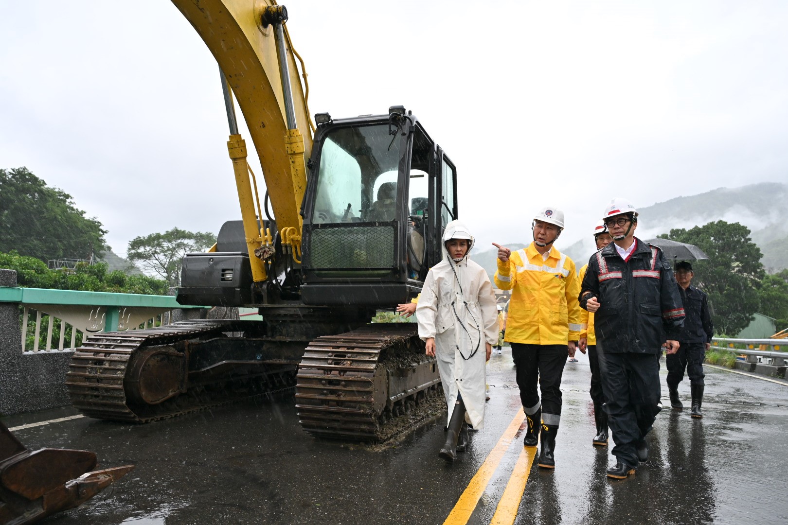 台20線南橫公路多處災害 陳世凱南下勘察災情 指示公路局務必全力搶通