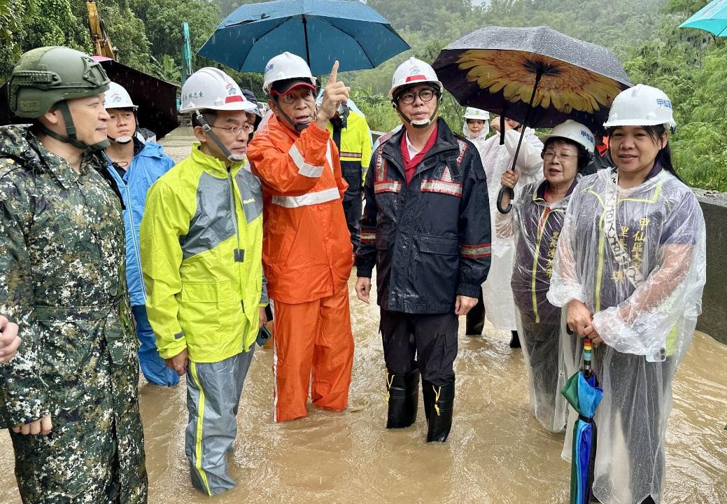 西南風持續影響豪雨不歇 陳其邁勘查杉林、甲仙、茂林 籲勿往山區活動