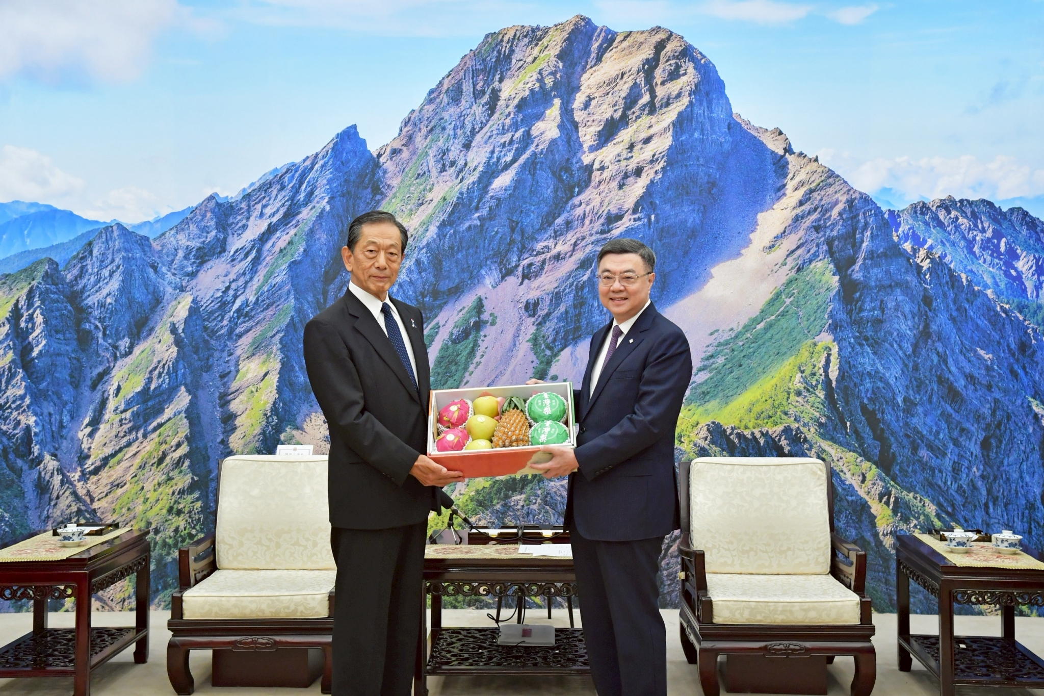 接見日本台灣交流協會會長 卓揆盼深化多領域合作 共維印太地區和平穩定