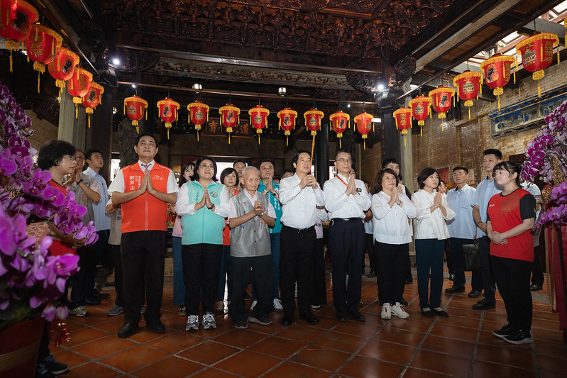 賴總統出席嘉義城隍廟城隍夜巡遶境活動 盼為地方發展與台灣未來攜手合作