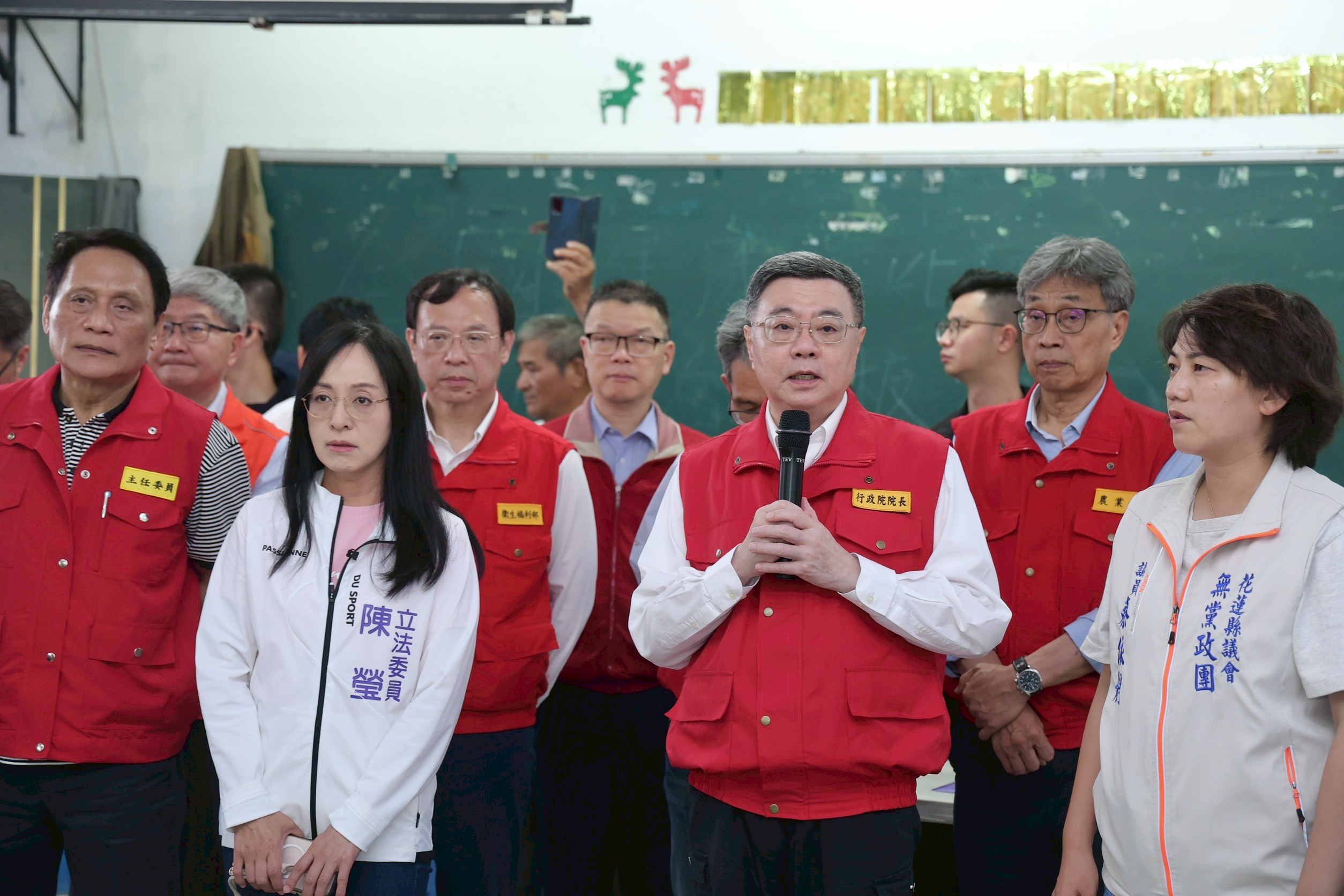 卓揆赴花蓮勘災 要求確保民生重要物資供應無虞 儘速搶修地區通訊服務