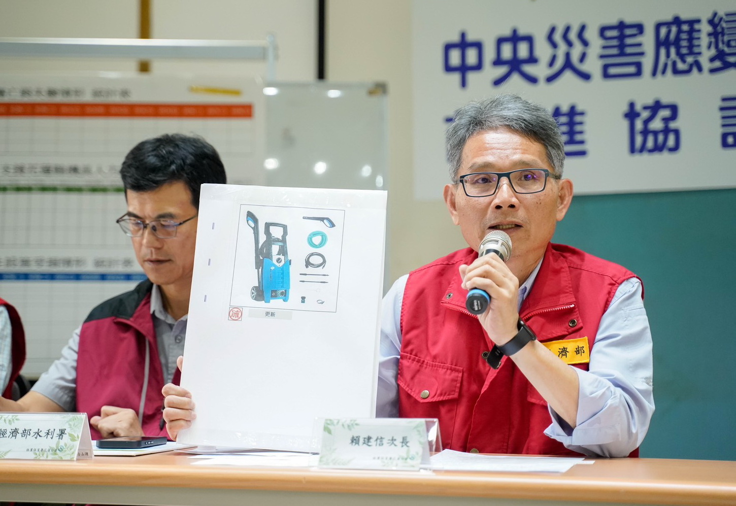 馬太鞍溪堰塞湖壩頂缺口封堵兩週完成加固 續供資源讓民眾加速家園復原