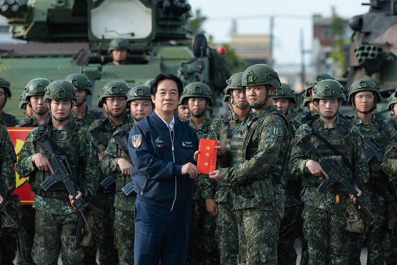 秋節前勗勉中部地區部隊 賴總統重申堅定做國軍後盾 持續提升國防力量