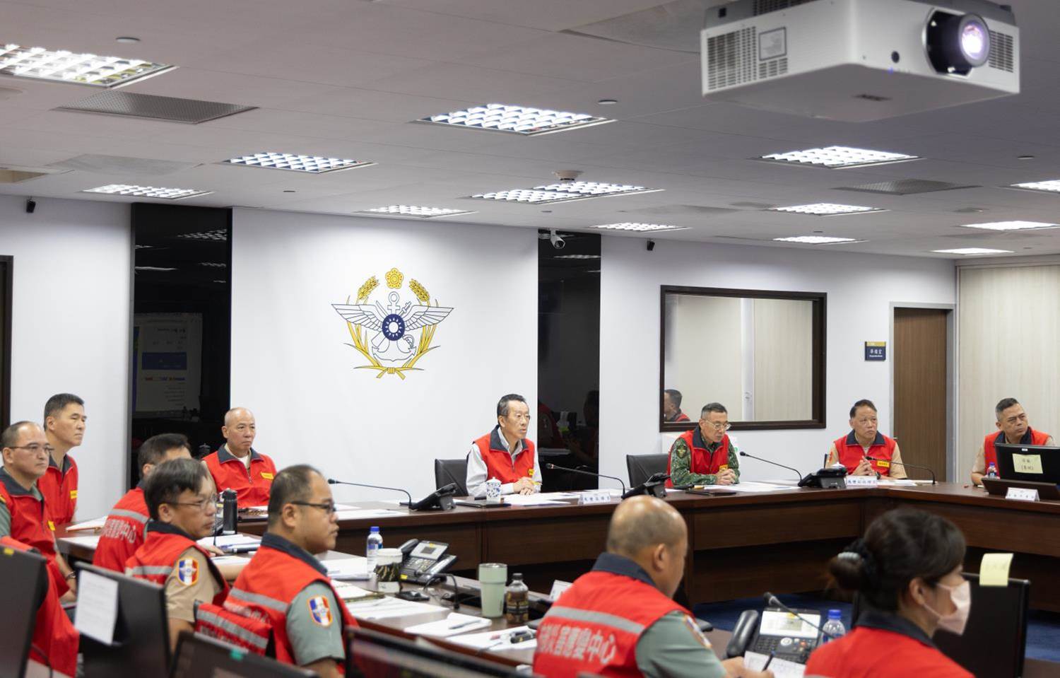 國防部召開災害應變中心管制會議 顧立雄肯定國軍支援救災的表現與付出