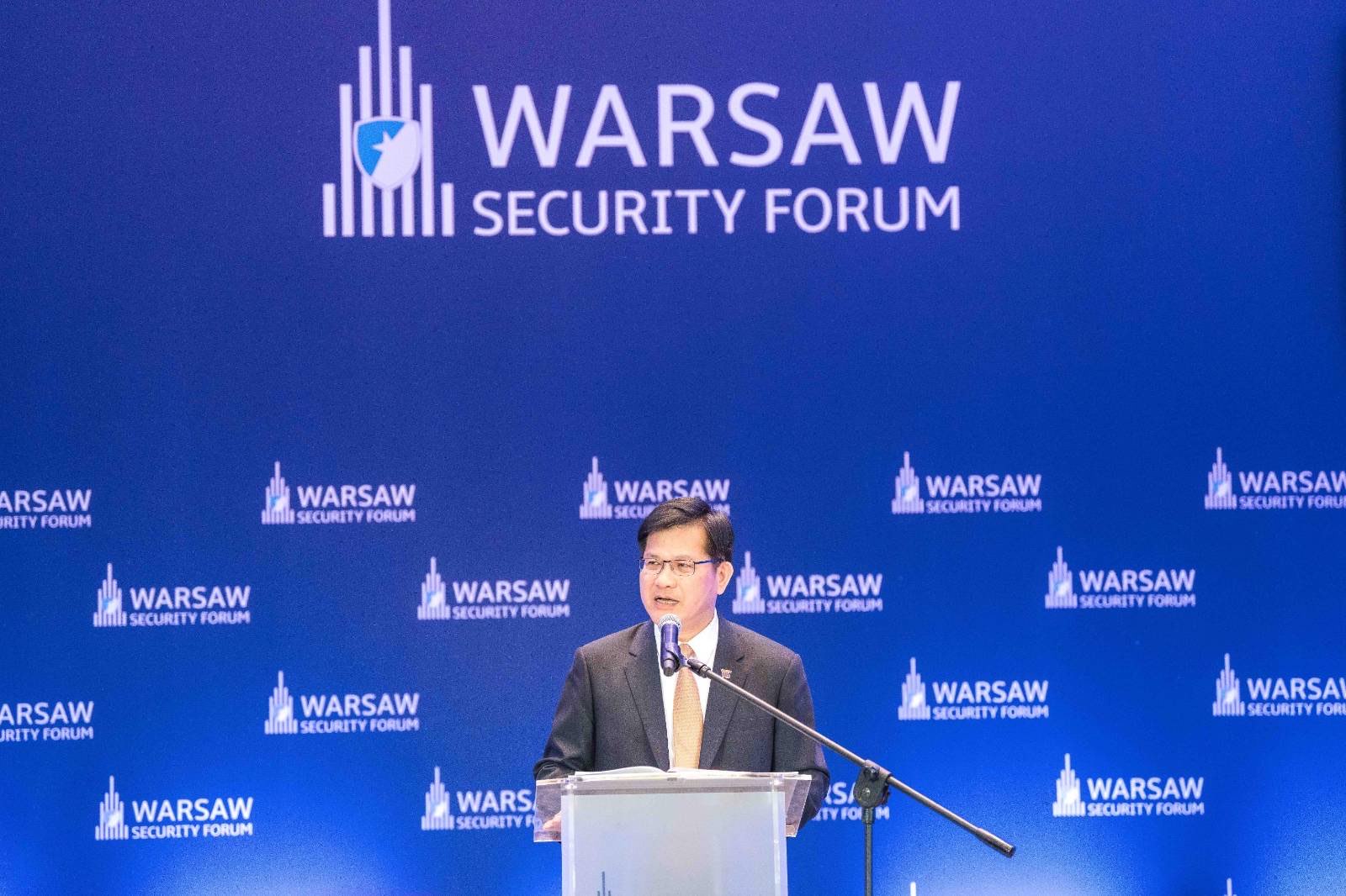 林佳龍於「華沙安全論壇」發表演說 籲台歐攜手「再造全球民主供應鏈」