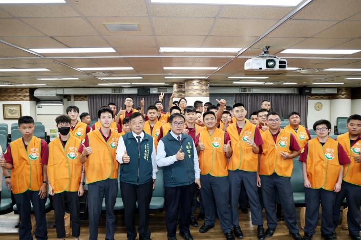 台南消防替代役男支援花蓮救災展現同島一命精神 黃偉哲表達慰勞與謝意