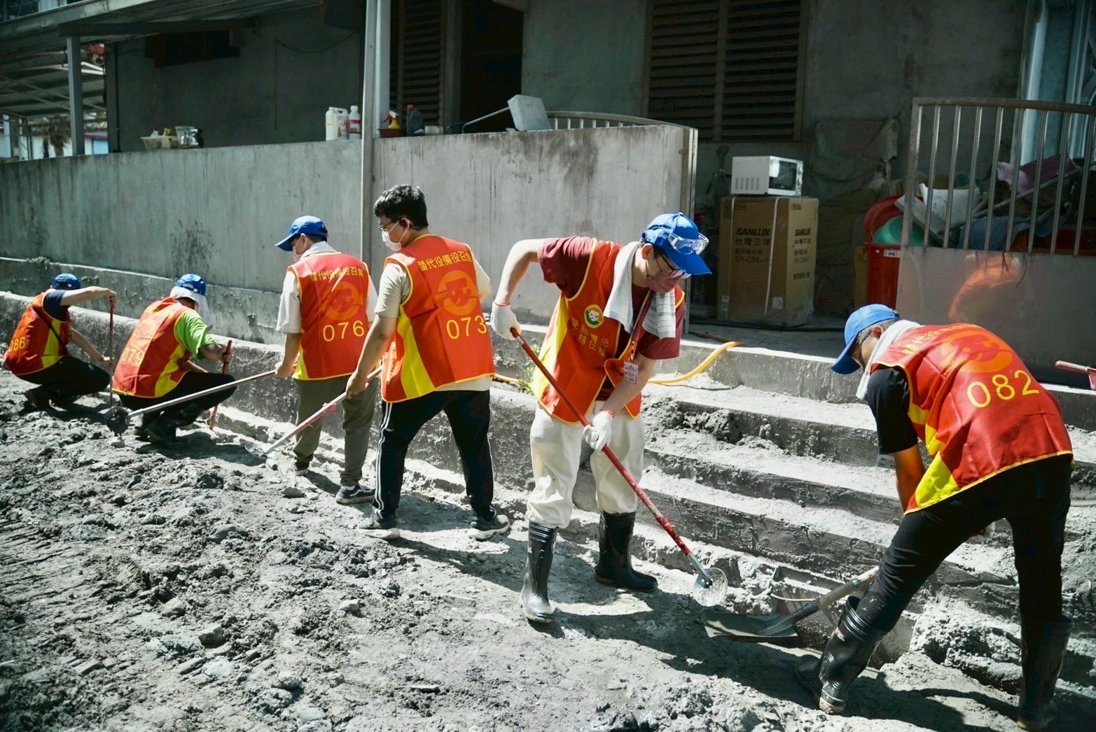 自己家鄉自己救！ 近百名花蓮替代役備役役男首度勤務召集投入災後復原