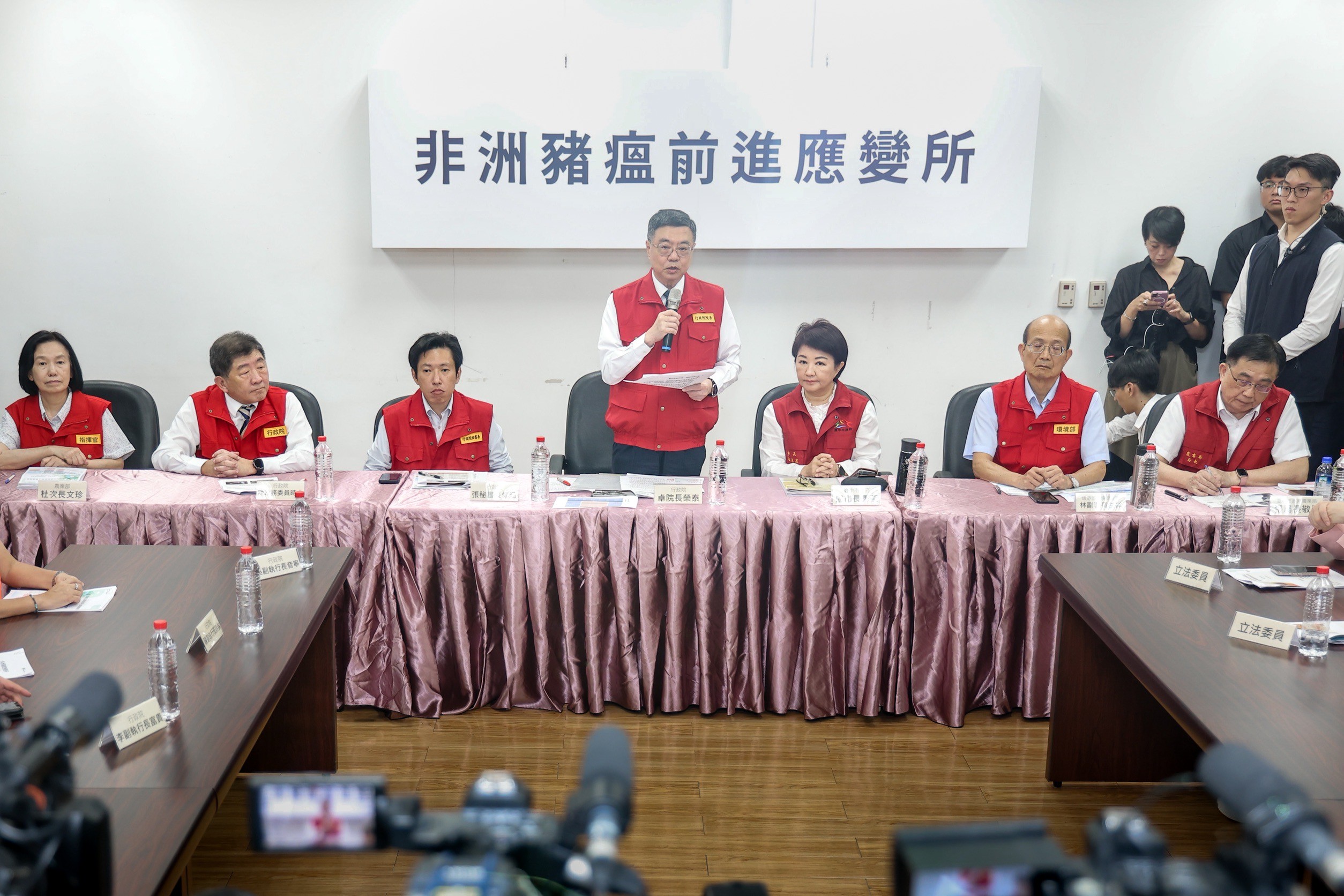 視導非洲豬瘟前進應變所 卓揆：區塊圍堵 未來5天展開120小時黃金作戰