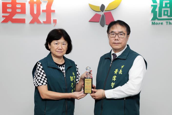 南市府社會局國民年金收繳率成長幅度全國第一 黃偉哲肯定長期深耕社區