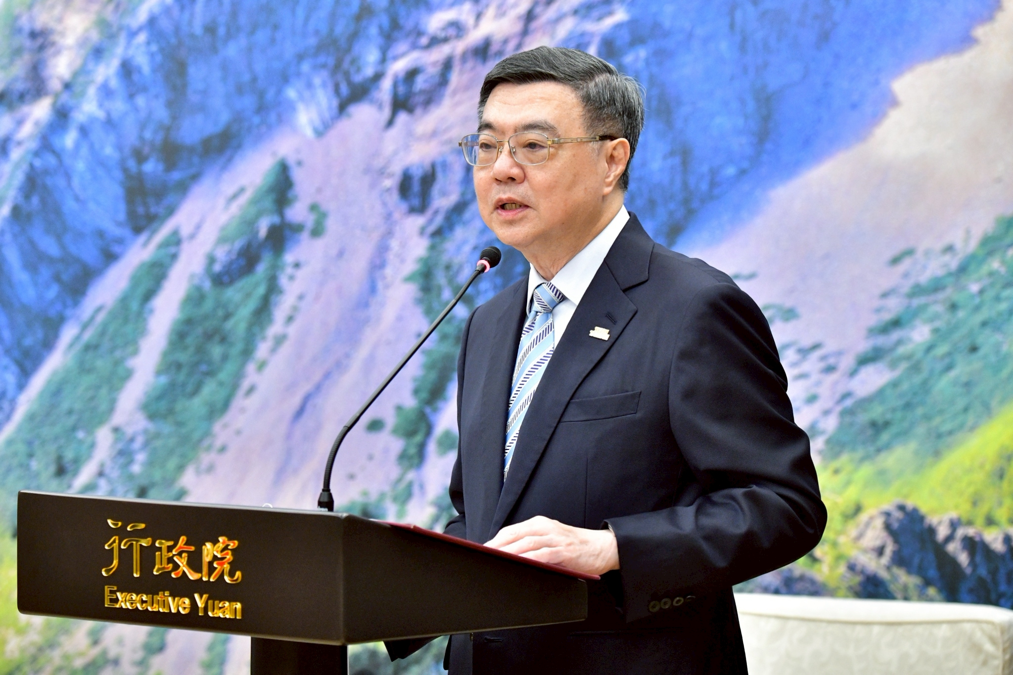 接見磐石獎得獎企業 卓揆：全力協助中小微企業多元振興 建立護國群山