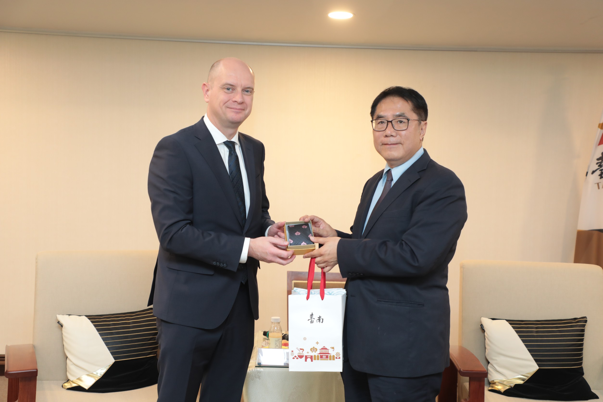 新任波蘭駐台代表拜會黃偉哲 雙方共盼以城市交流帶動台波關係蓬勃發展