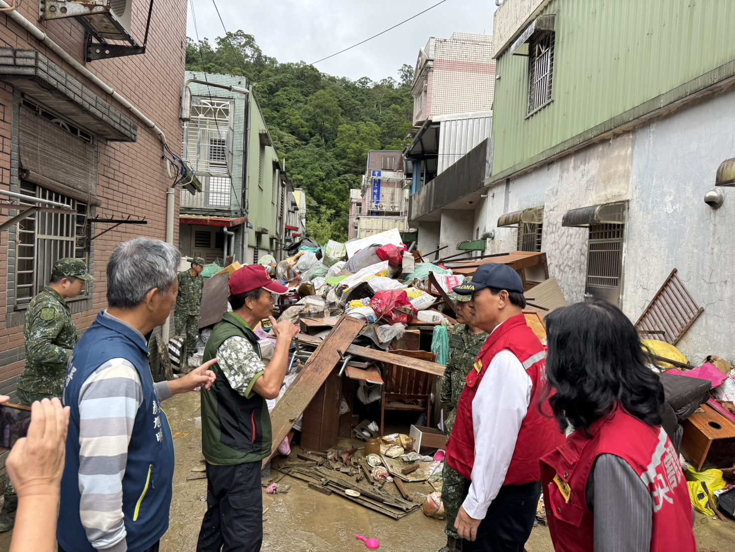 季連成視察宜蘭蘇澳復原進度 肯定軍民整合高效率 加速鳳凰颱風災後清理