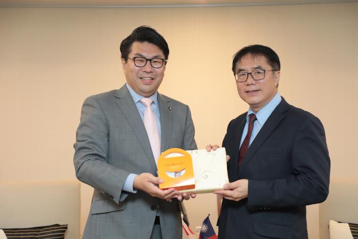 北海道美唄市市長櫻井恒拜會黃偉哲 深入探討觀光農產與教育合作等議題