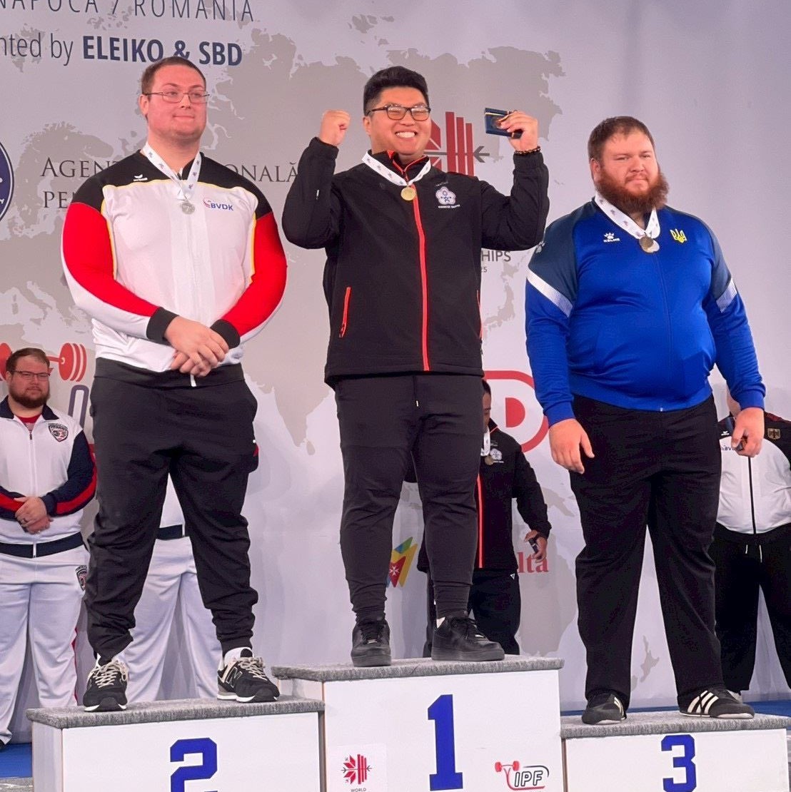 健力選手巫翊俅奪2025年世界公開裝備錦標賽金牌 賴總統致電申賀肯定