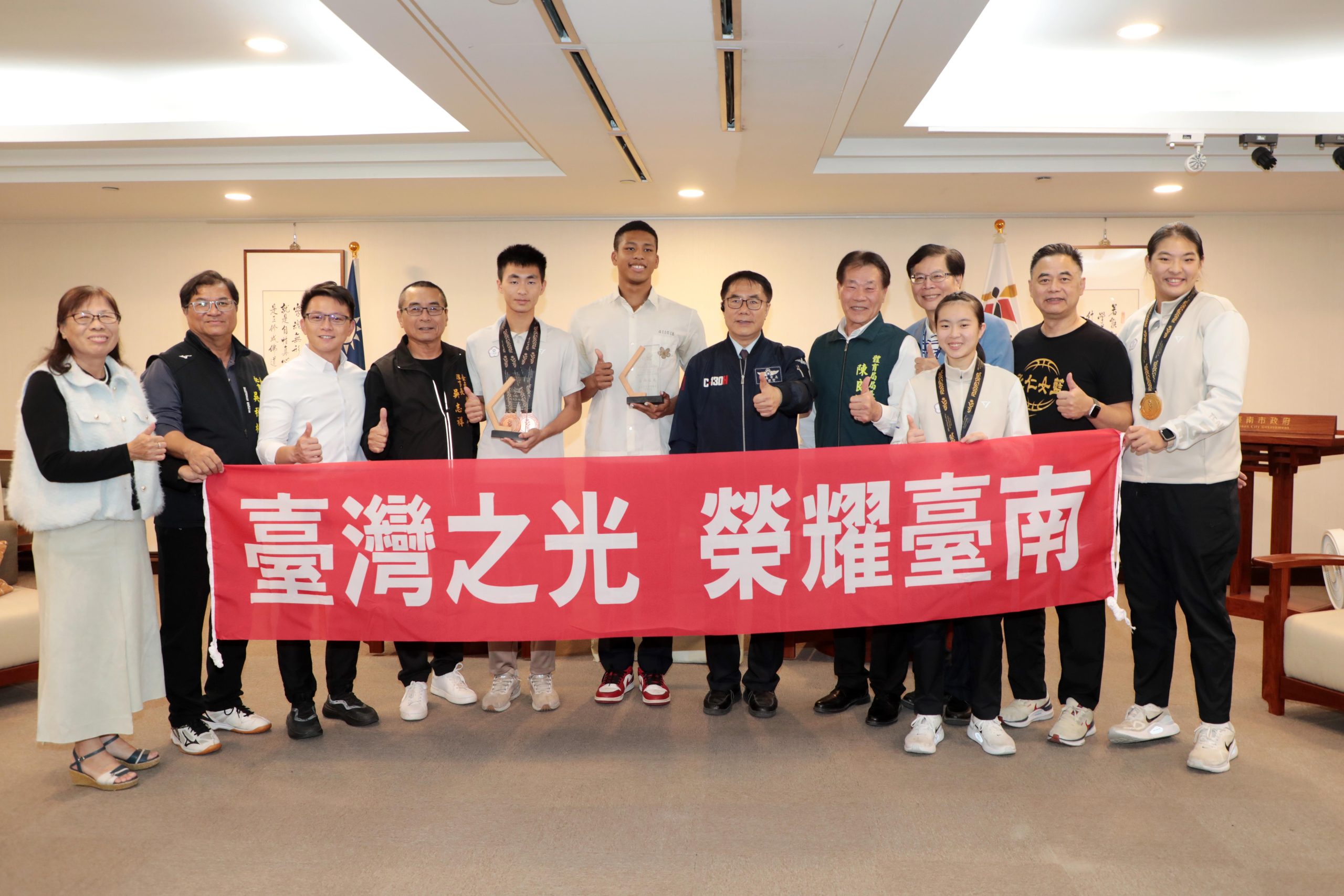 114年亞青運我獲40面獎牌創紀錄 黃偉哲頒獎台南選手賀展現國際級實力