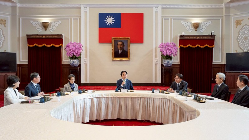 賴總統院際國政茶敘 期盼在合憲基礎下 持續推動國政 確保憲政體制完整