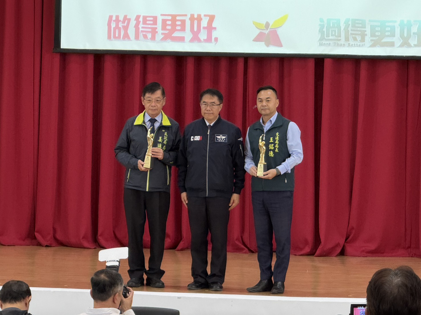 南市府交通局「救護優先 智慧暢行」專案 榮獲第8屆「政府服務獎」肯定