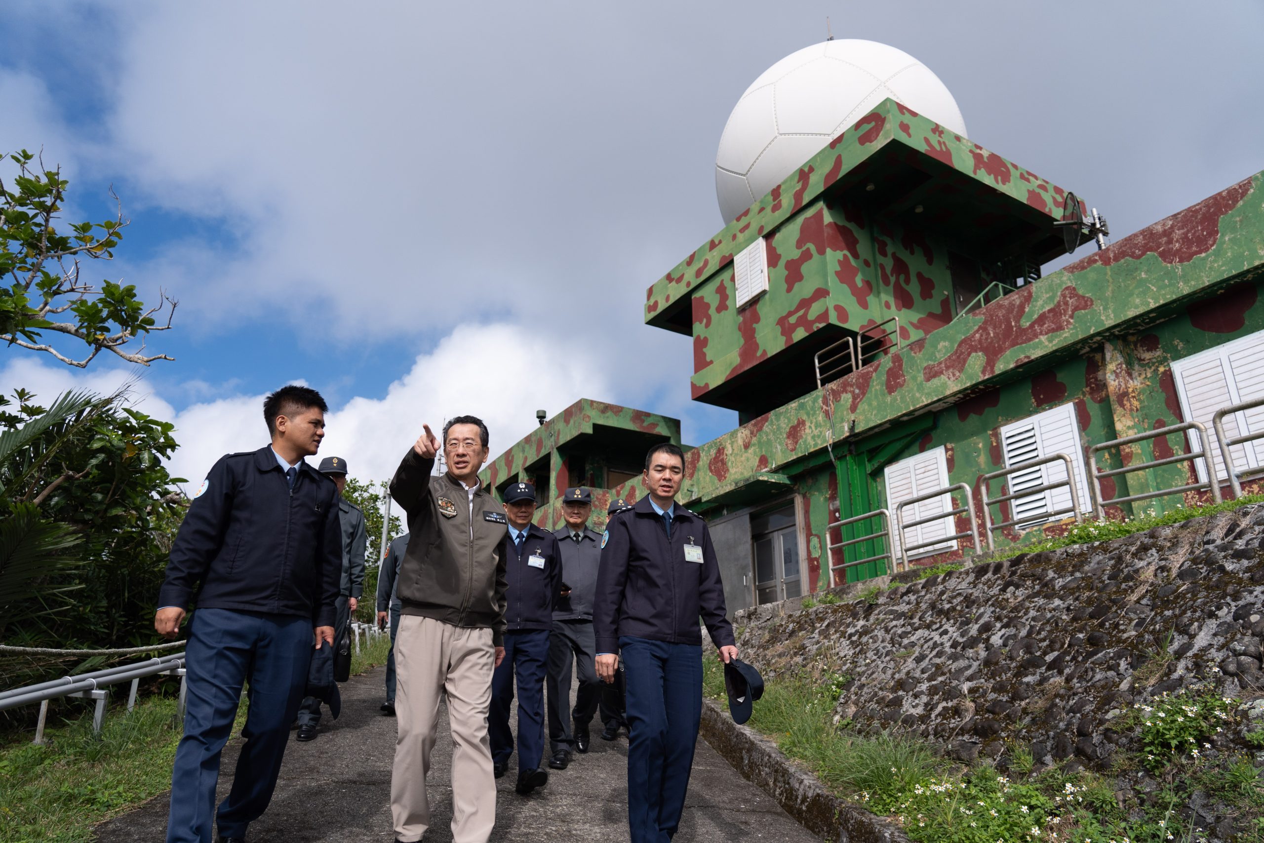 顧立雄分赴綠島、台東太平營區了解戰備整備狀況 肯定國軍弟兄姐妹堅守崗位