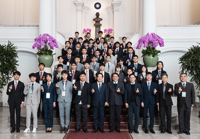 接見數理學科奧林匹亞競賽代表團 賴總統勉持續深耕以提升經濟與科技實力