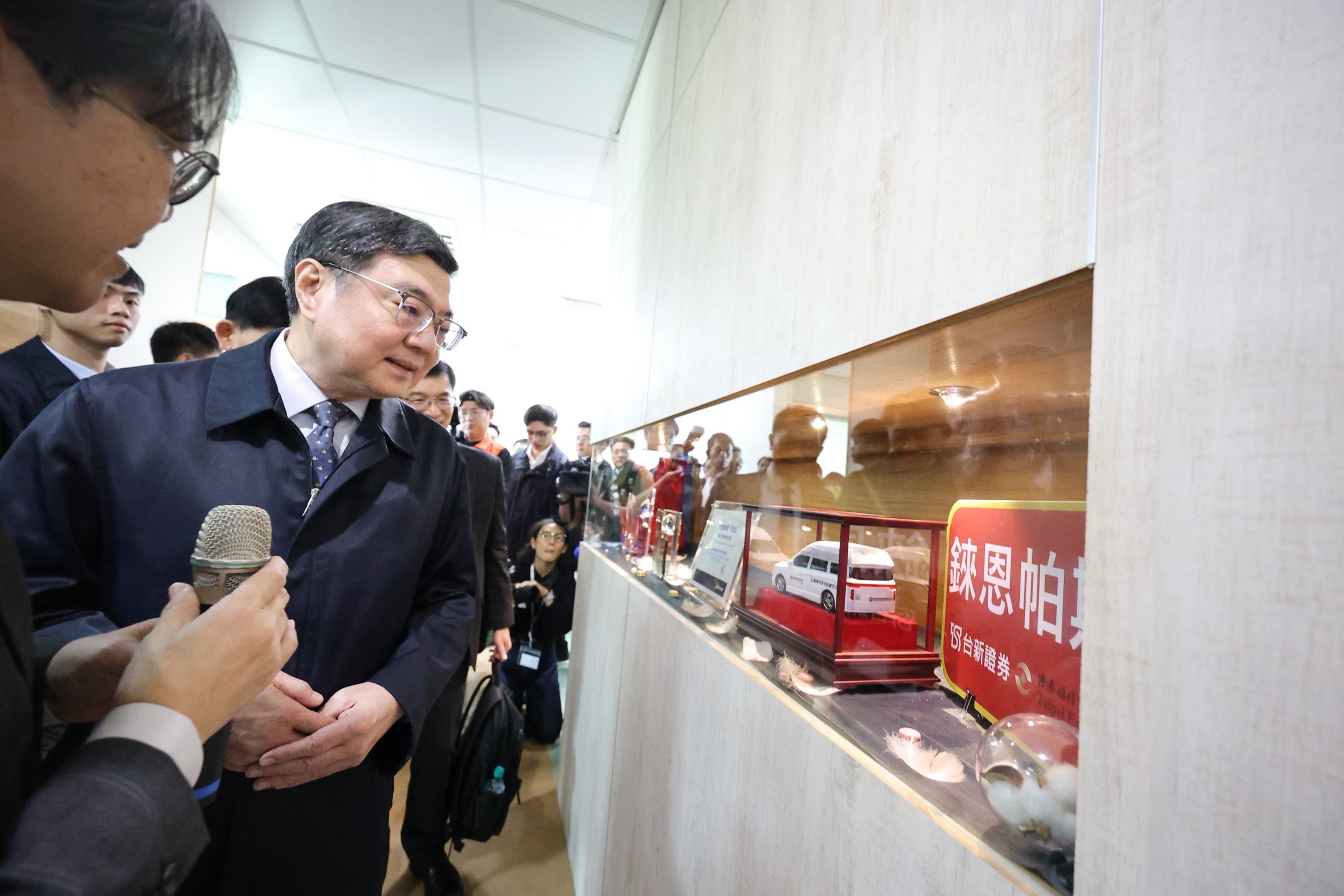 參訪台南科技與精密工業產業 卓揆：台灣已成世界關鍵力量 政府續做後盾