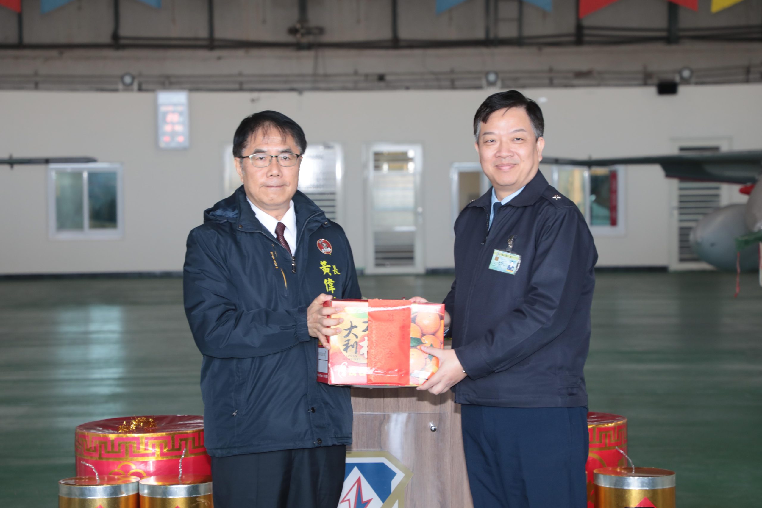 春節將屆 黃偉哲赴空軍一聯隊致贈加菜金 感謝國軍堅守崗位守護台灣安全