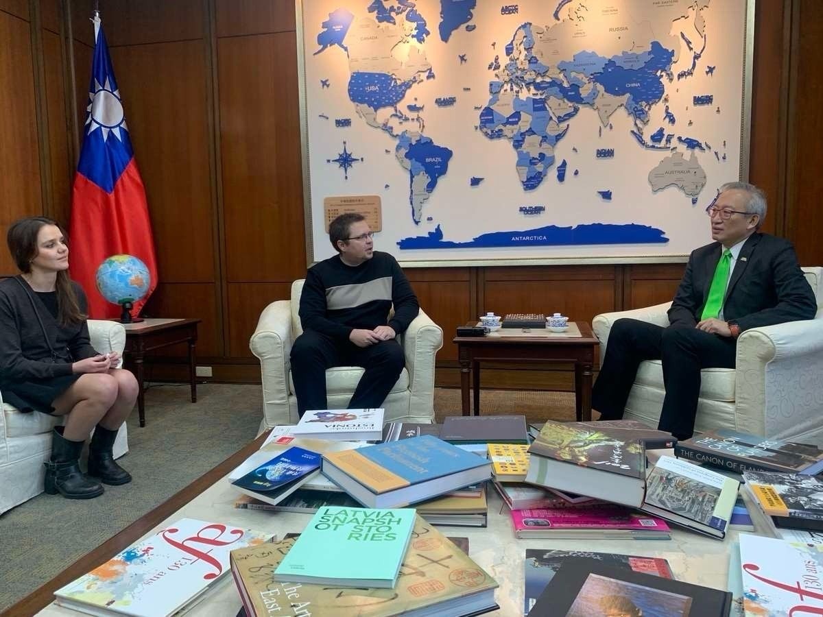 吳志中接受「波蘭廣播電台」專訪  強調深化與中東歐民主夥伴關係與立場