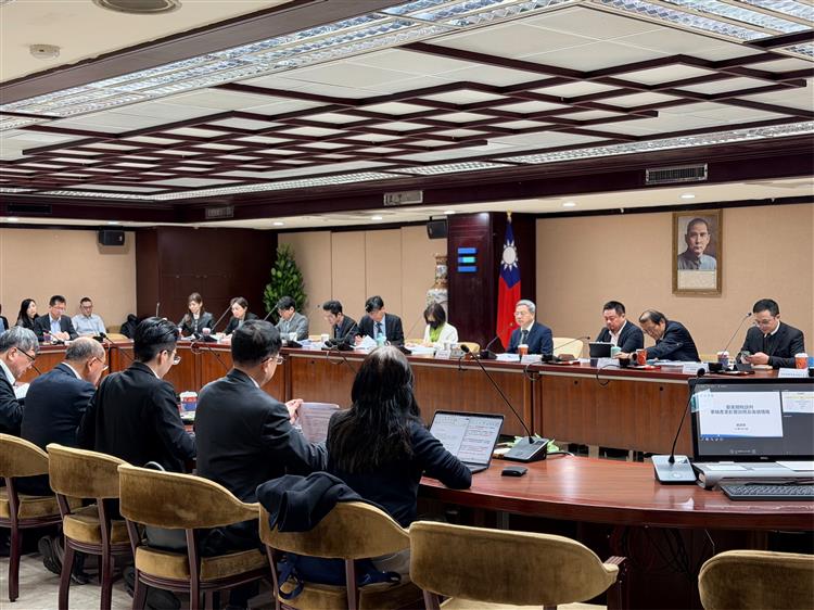 與車輛業者座談 龔明鑫：將以30億元專案補助業者建立車型自主研發能量